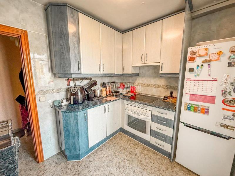 Foto 42494a6e-a3bb-427d-bf63-ade49175e600. Piso  en venta en Pintores-Ferial Parla