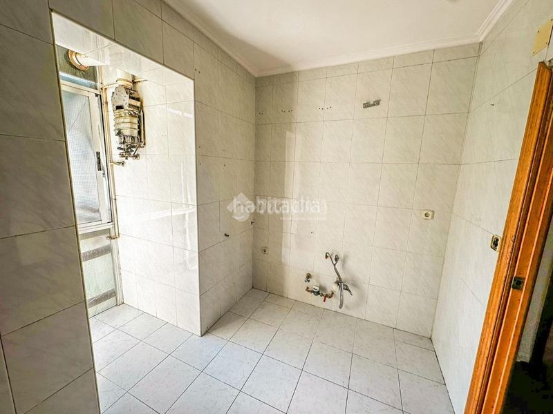 Foto 42b77dc1-e9ac-4f76-b268-9b9931d03be0. Piso  en venta en Calle Pinto-San Roque Parla