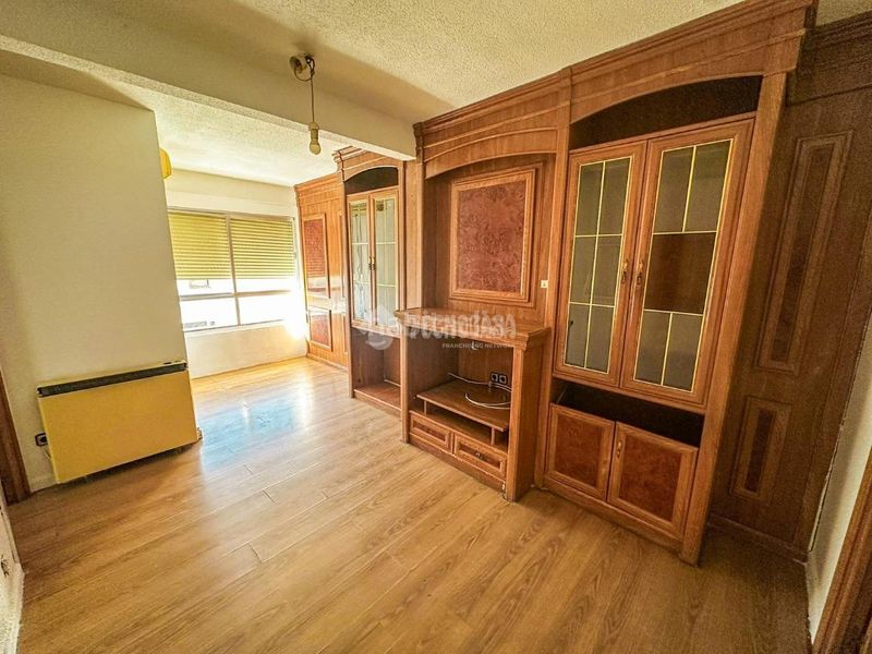 Foto bf10f550-6693-49e8-a0e8-4e13f2544c1f. Piso  en venta en Calle Pinto-San Roque Parla
