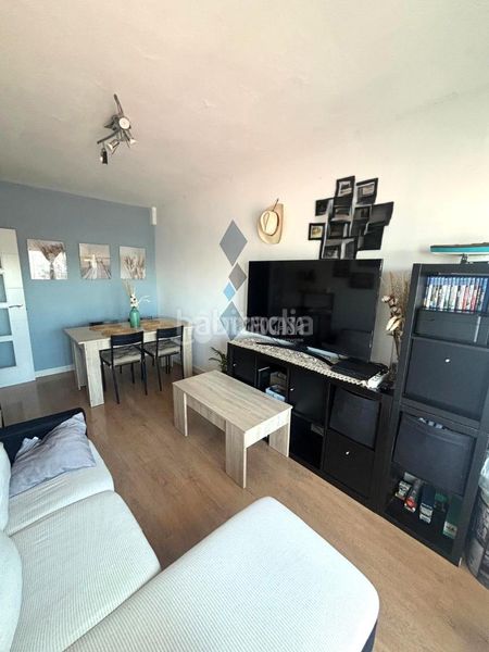 Foto a7bdba35-fa52-431a-971d-a1078acde79d. Pis a Pintores-Ferial Parla