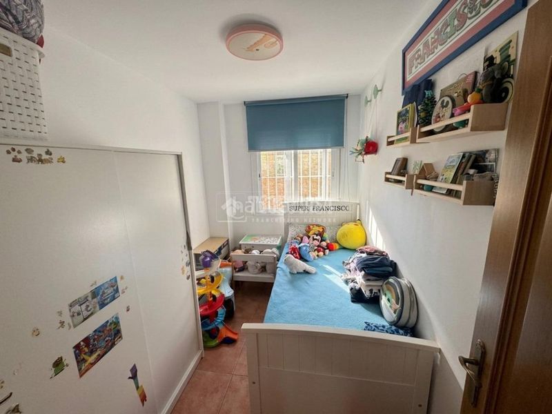 Foto 1721e3b5-8a23-41c3-a611-3b913a3b35f5. Pis a sierra de Estepona - avda. de andalucía Estepona