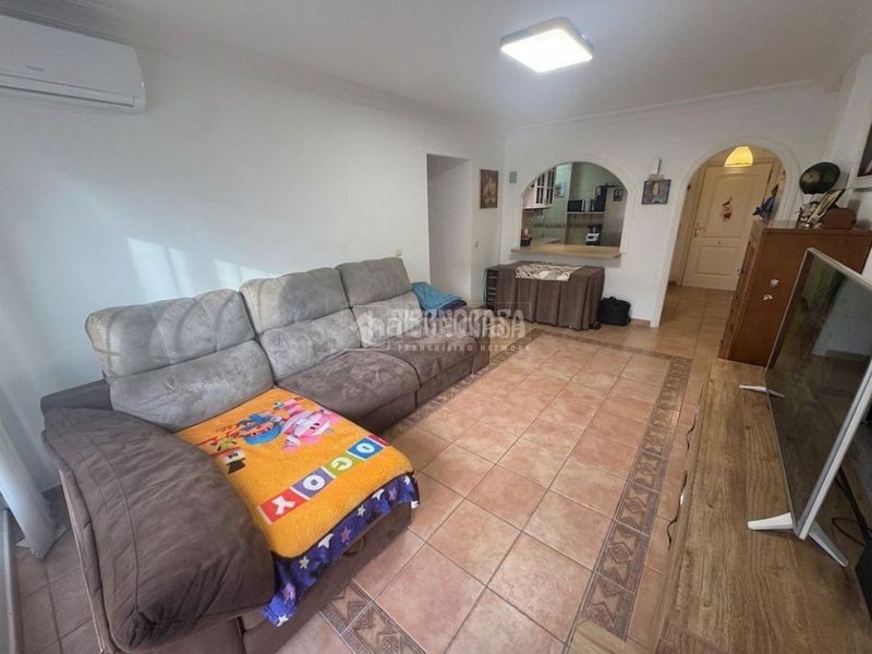 Foto e8bd4e50-2bbe-4fd0-9ada-238d29dec049. Pis a sierra de Estepona - avda. de andalucía Estepona