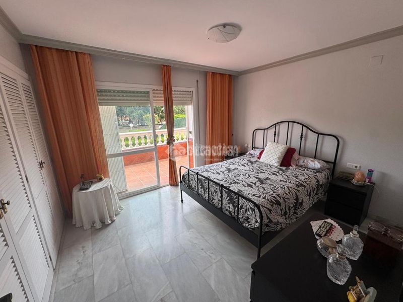 Foto 0f113328-5212-47ee-9157-bd83b0f18003. Casa amb aparcament a Seghers Estepona
