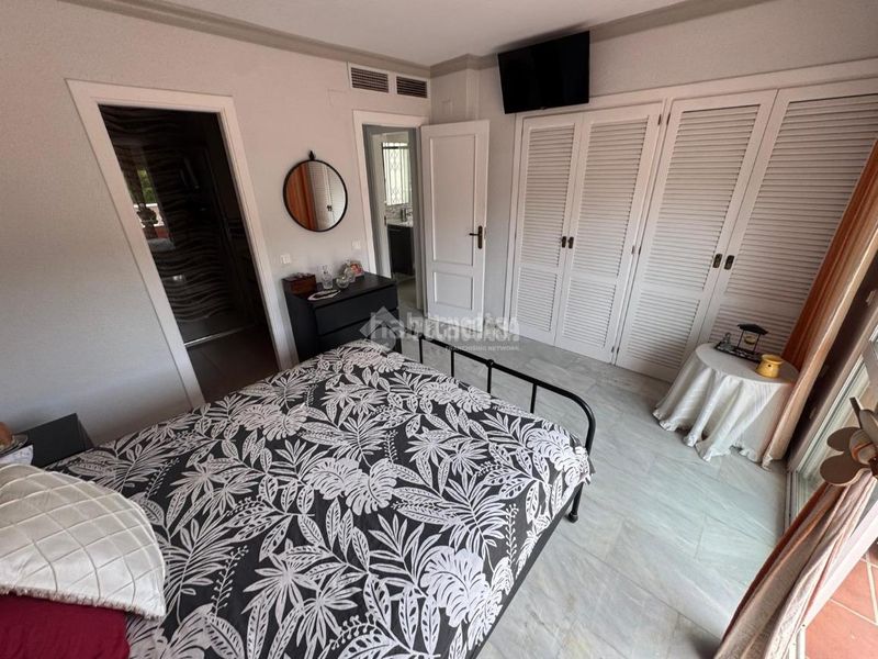 Foto 31733190-d7b4-44df-a78d-a5138a2bf1d4. Casa amb aparcament a Seghers Estepona