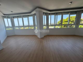 Flat in Los Llanos. Piso en venta en estepona
