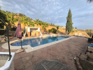 Masía en Altos de Estepona. Casa rural en venta en estepona