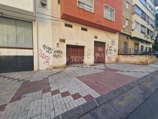 Aparcament cotxe a Suárez. Boxplaza de garaje en venta en málaga