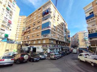 Pis a Parque Victoria Eugenia. Piso en venta en málaga