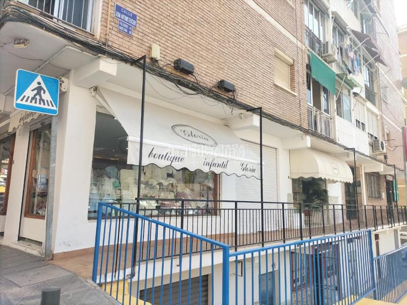 Foto 1a46f309-ecae-46ce-a6da-4aa40a70c692. Alquiler local comercial tienda en alquiler en Parque Victoria Eugenia Málaga