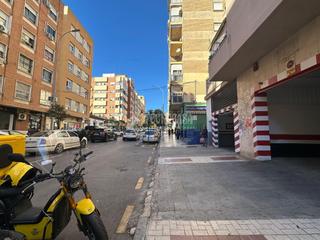 Parking coche en Parque Victoria Eugenia. Boxplaza de garaje en venta en málaga