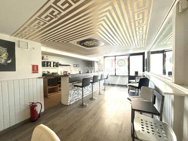 Foto f3da4a26-2c72-4caa-bb06-36540ecedd8a. Locale commerciale in Maliaño Camargo