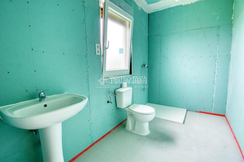 Foto fe59d6c1-a237-4ea4-a789-2b9c7b60b7c4. Casa  en venta en Marina de Cudeyo