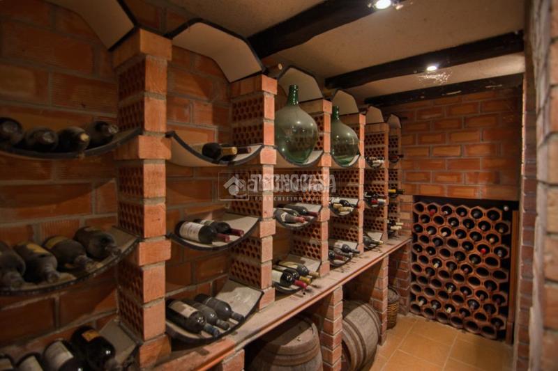 Foto 481f6b8a-d23b-427f-a6d3-7b486104daf4. Casa  en venta en santander en Sancibrián Santa Cruz de Bezana