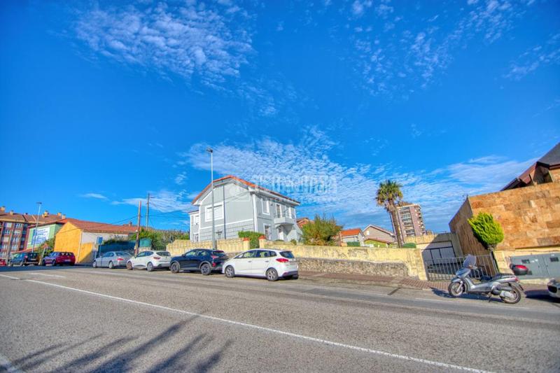 Foto 76c06296-f66c-43af-9986-a41bf7ee5a06. Casa amb calefacció aparcament a Alisal - San Román Santander