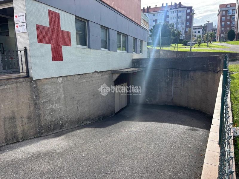 Foto 0b96692a-68ba-47ff-b4e2-deece16e8268. Aparcament cotxe a Alisal - San Román Santander
