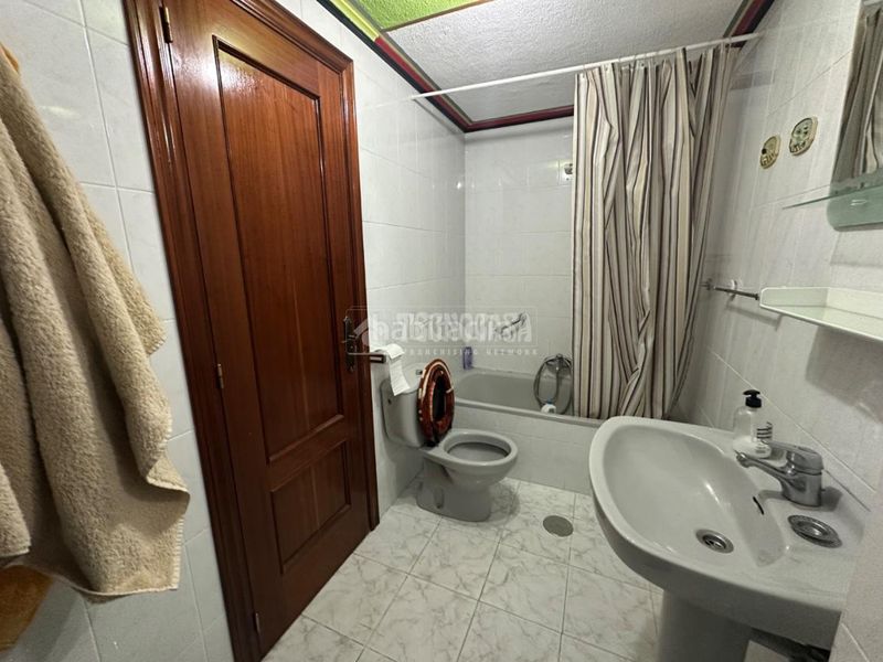 Foto c01d3976-ebb8-4693-af39-156e71f3e7b5. Pis amb calefacció aparcament a Alisal - San Román Santander
