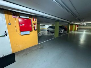 Parking voiture à Alisal - San Román. Boxplaza de garaje en venta en santander