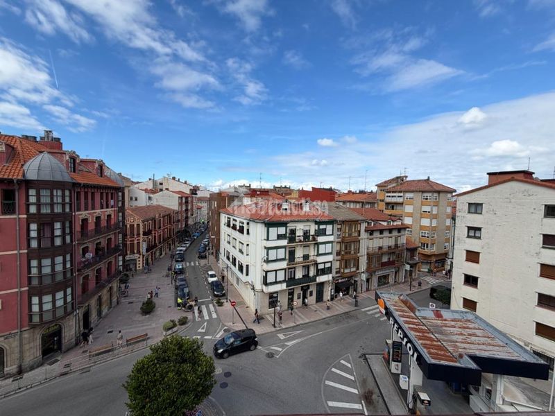 Foto 1d3405c9-0e8a-4eed-bbfe-44e59c420cb0. Pis a Centro Castro - Urdiales