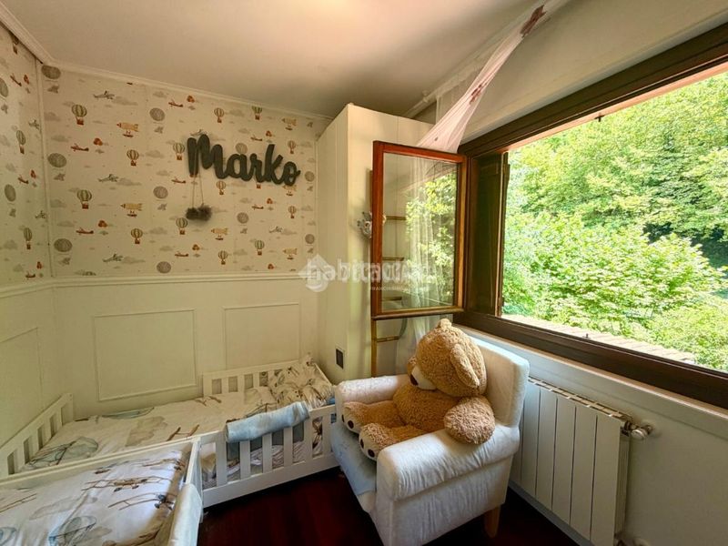 Foto ab4f81ce-0e26-4244-900a-becffd27f79f. Casa aparellada amb aparcament piscina a Samano Castro - Urdiales