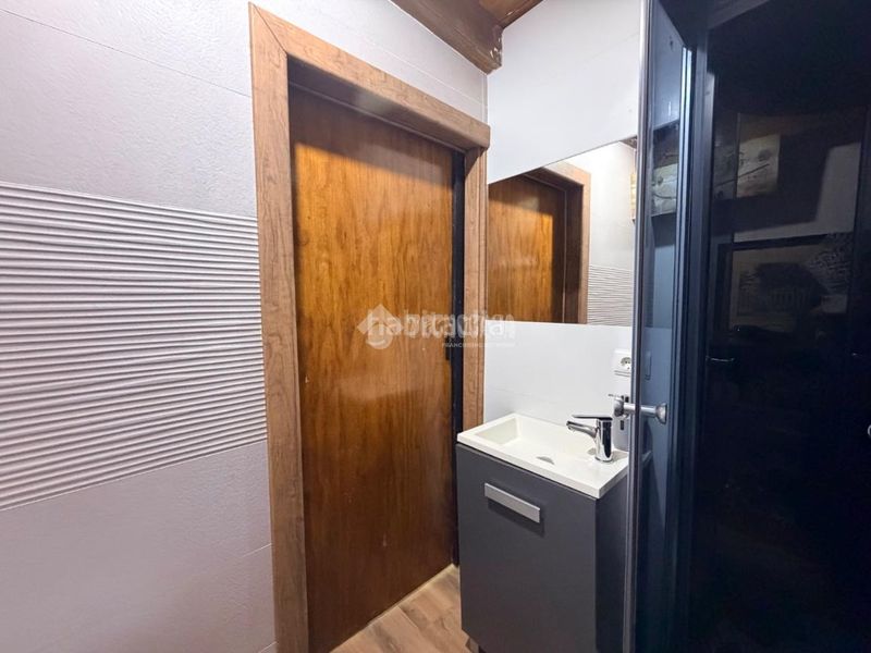 Foto eb1caacd-e87f-4592-9510-cb4b353e15e4. Casa aparellada amb aparcament piscina a Samano Castro - Urdiales
