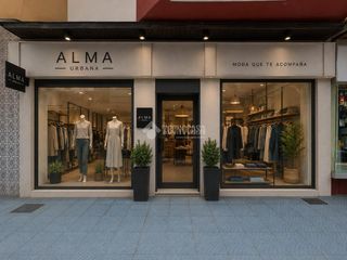 Geschäftsraum in Poniente-Faro. Tienda en venta en vélezmálaga