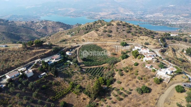 Foto a94fc6f8-b01c-4561-849d-c573504fc48a. Finca rústica a Norte - Barrio del Pilar - El Reñidero Vélez - Málaga