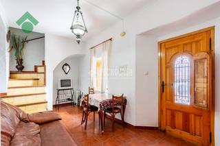 Casa aparellada a Benamocarra. Casa en venta en benamocarra