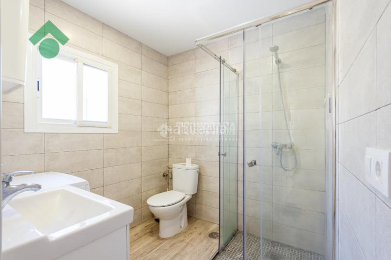 Foto 4ef62275-60b3-4b68-87b0-e37146eab805. Piso  en venta en torre del mar en Almayate Bajo
