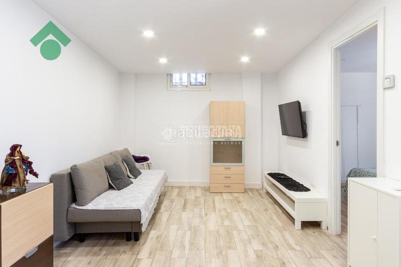 Foto 565b6a19-0d98-472d-b7aa-7cd87ee4ee6e. Piso  en venta en torre del mar en Almayate Bajo