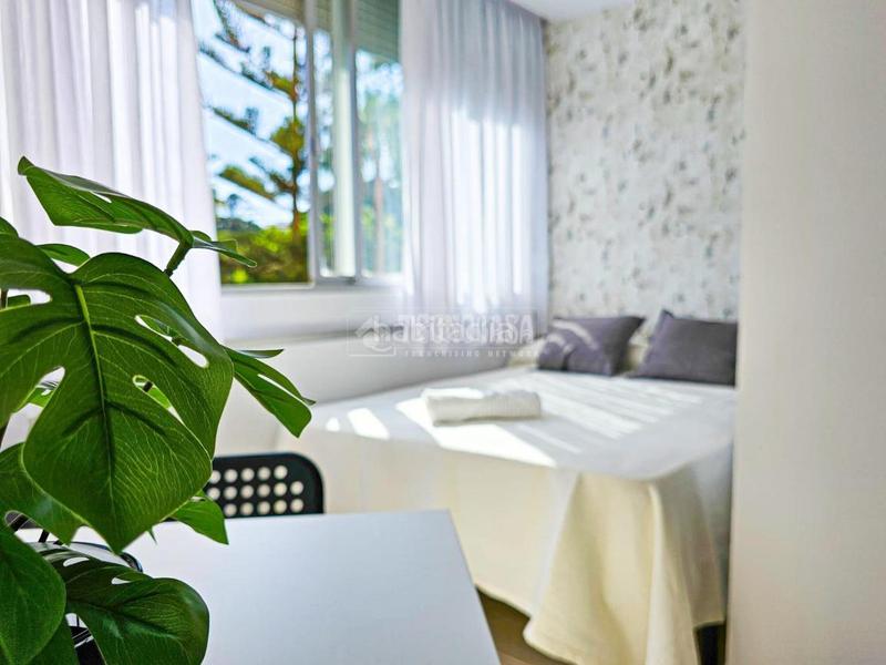 Foto 3d33fd0d-6b53-42d6-b61b-d2c43af5e2d9. Estudio piso en venta en Paseo Marítimo de Levante Torre del Mar