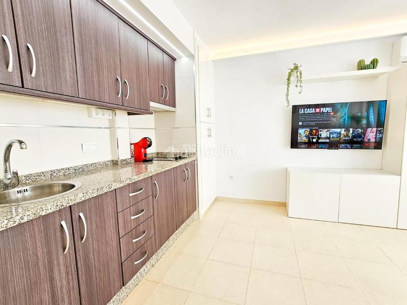 Foto 65bded2f-7d14-4f92-9787-aeceee911683. Estudio piso en venta en Paseo Marítimo de Levante Torre del Mar