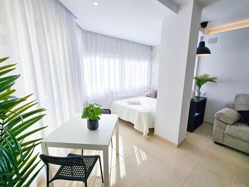 Foto 6a8a4eed-84b7-4b26-b145-d9eb213bbf49. Estudio piso en venta en Paseo Marítimo de Levante Torre del Mar