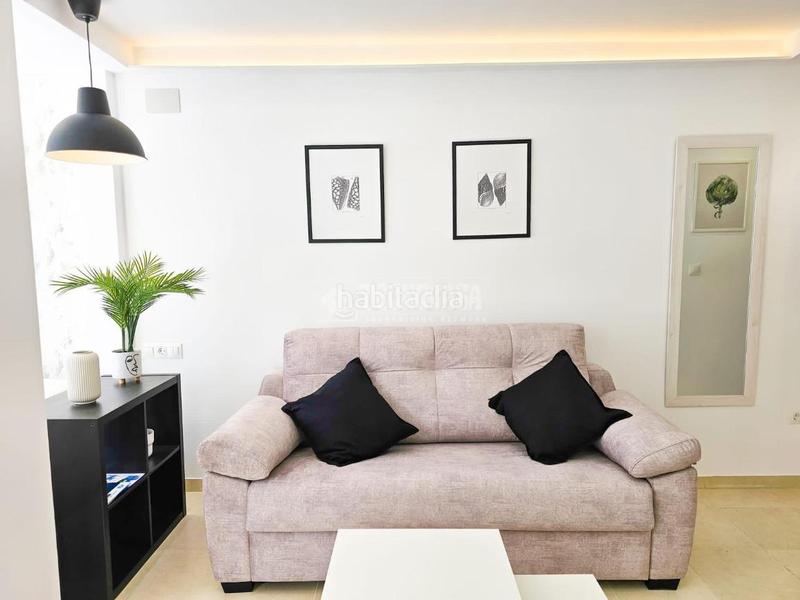 Foto b623b9e1-b57c-4cf0-942e-365b1d1e73d0. Estudio piso en venta en Paseo Marítimo de Levante Torre del Mar