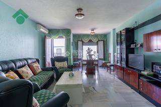 Location Appartement à Paseo Marítimo de Levante. Piso en alquiler en torre del mar