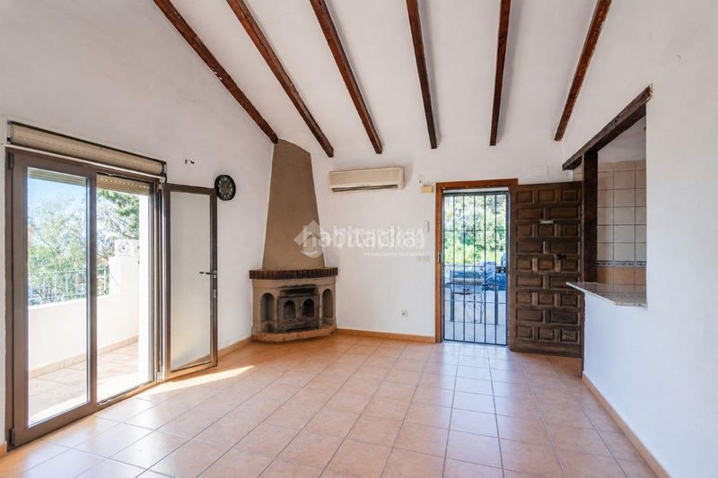 Foto 8eb0d496-32bc-40ff-a9ad-fcce09d34a37. Casa aparellada a Chilches