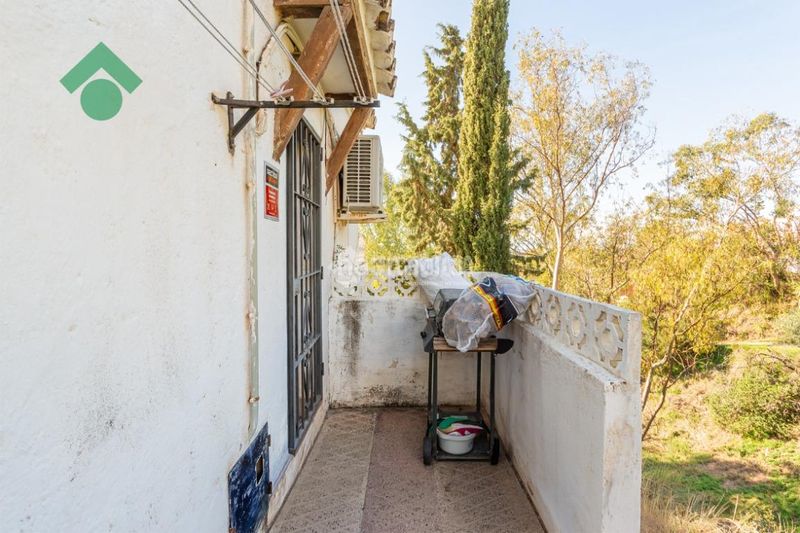 Foto ad612d49-86c4-46f4-812f-990d698af988. Casa aparellada a Chilches
