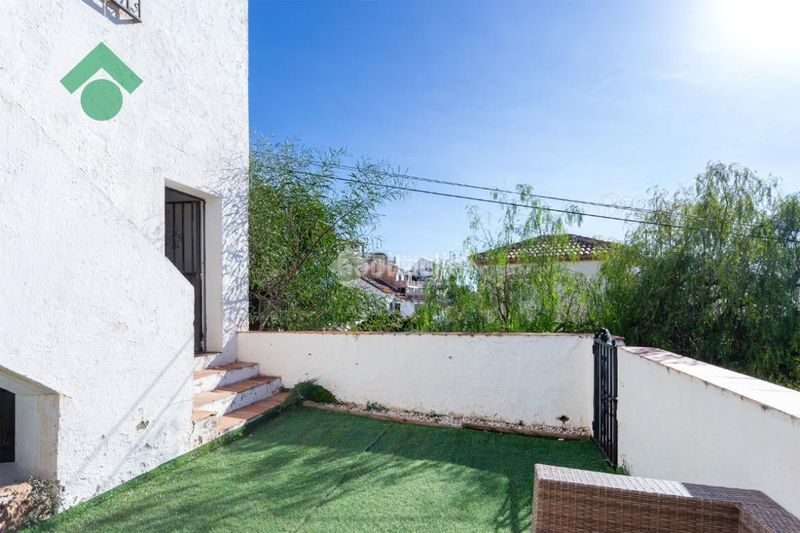 Foto dec9d274-2eb1-45a9-88f8-fdb94f391bbb. Casa aparellada a Chilches