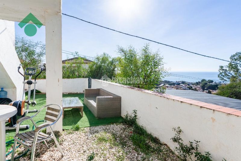Foto f13bba41-ae61-4615-8977-b148e2e8e046. Casa aparellada a Chilches