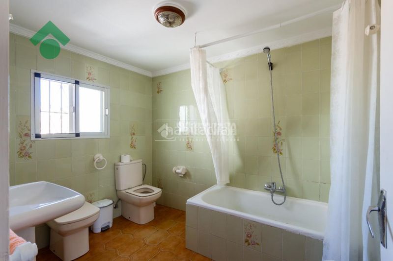 Foto ff297c20-f5bb-4d26-98c2-dc117d4252d6. Casa a Almayate Bajo