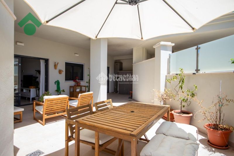 Foto ce30e5a0-c327-48a9-9655-134589058a39. Pis amb aparcament piscina a Paseo Marítimo de Levante Torre del Mar
