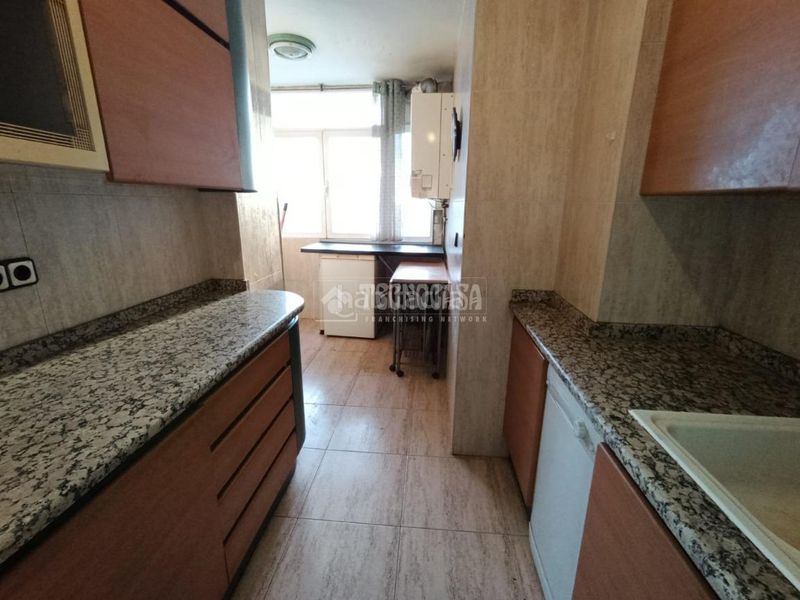 Foto b8bd4611-7a7a-46fc-aa74-604b45479155. Pis amb calefacció piscina a El Naranjo Fuenlabrada