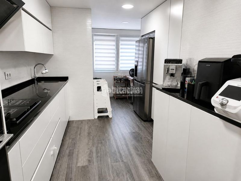 Foto 48fe4b87-b730-4aa2-9b4d-8506adcedde1. Etagenwohnung mit heizung parking in La Serna Fuenlabrada