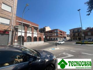 Casa aparellada a Torrijos. Casa en venta en torrijos