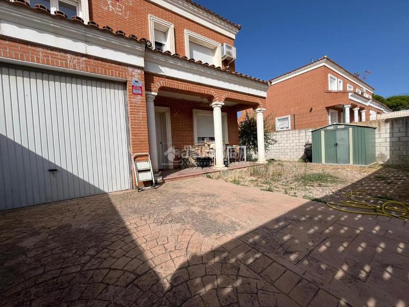 Foto 1352f427-17d8-445e-afe7-719d577ce347. Casa pareada casa en venta en Barcience
