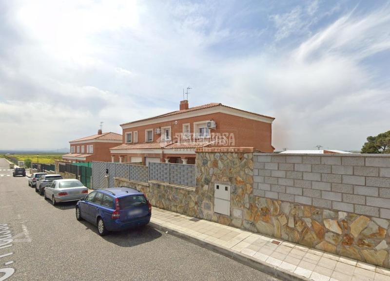 Foto 4929fa89-275a-4d4b-9994-df41a496e5a1. Casa pareada casa en venta en Barcience