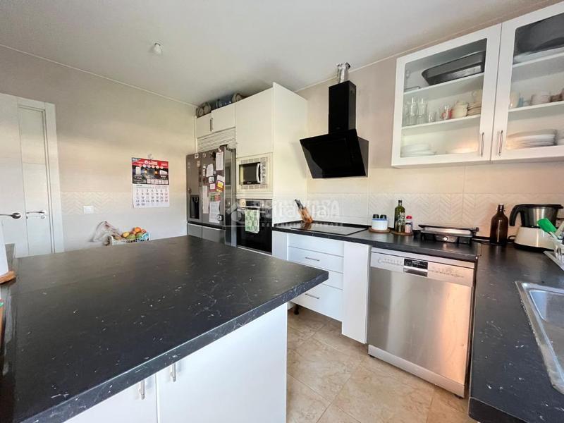 Foto 4f1afd12-e0cc-42c0-830e-4eb114a9ed94. Casa pareada casa en venta en Barcience
