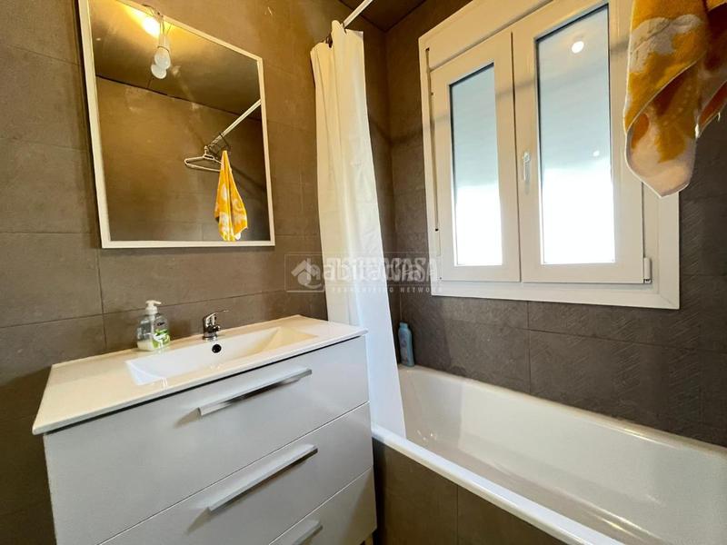 Foto 9a6598fb-8b46-4753-8250-c9cb861dd36b. Casa pareada casa en venta en Barcience