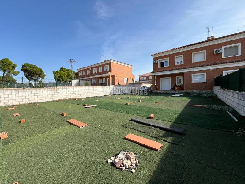 Foto a416c683-1afe-4bee-b9ad-14d6286160c6. Casa pareada casa en venta en Barcience