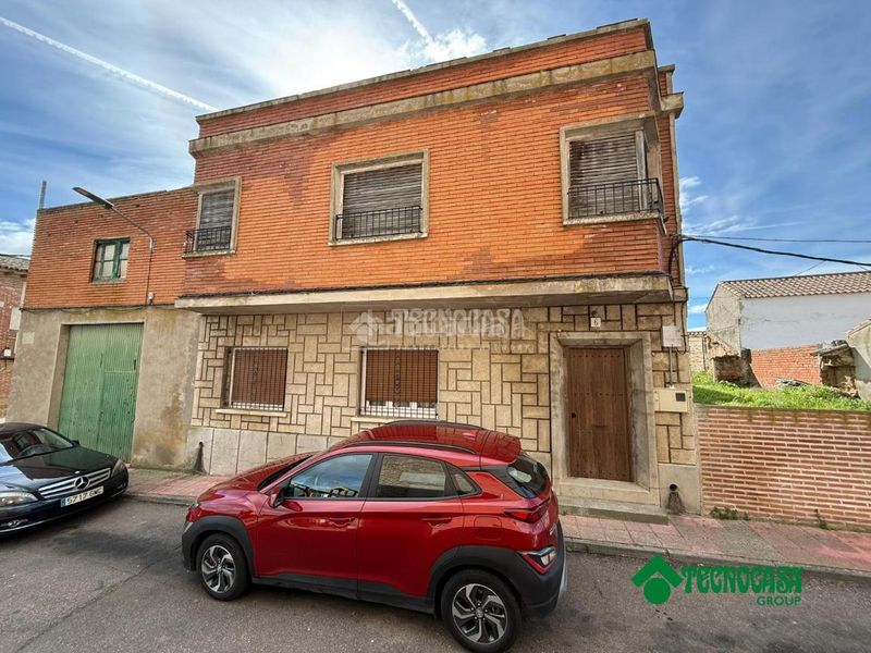 Foto b800aca1-f725-489f-b661-2cfc13ec9f2a. Casa aparellada amb calefacció a Erustes