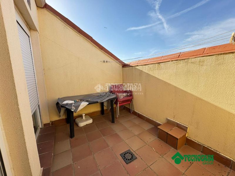Foto 42fdfae7-36fc-43a1-8f16-357ec89a51bb. Pis amb aparcament piscina a Gerindote